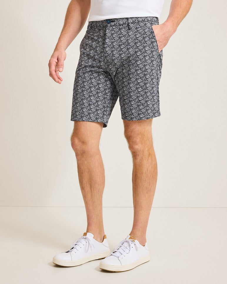 Chip Shot Beachcomber Geo IslandZone® 9-Inch Shorts - Black